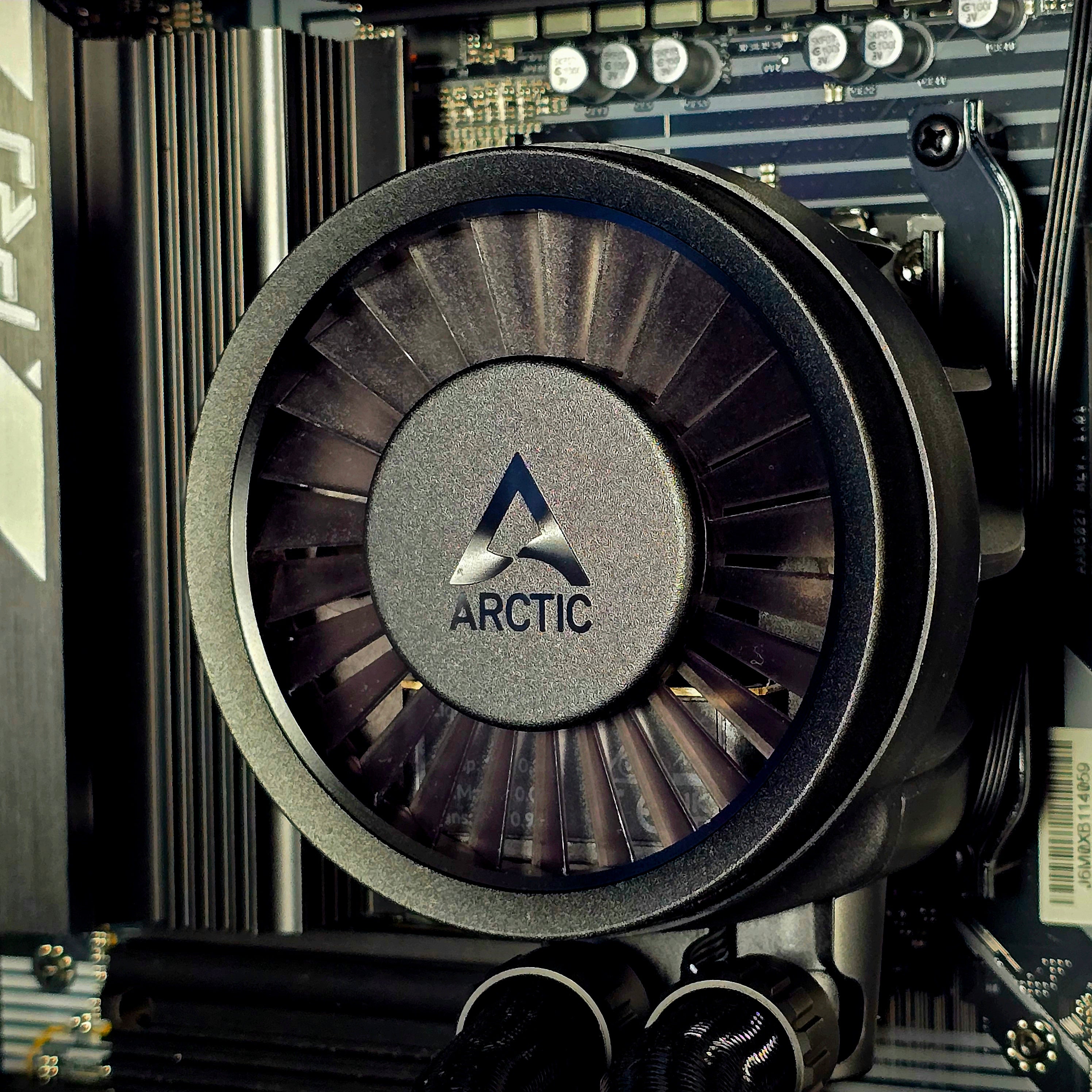 Pure – Ryzen 7 9800x3D | RTX 5070 Ti