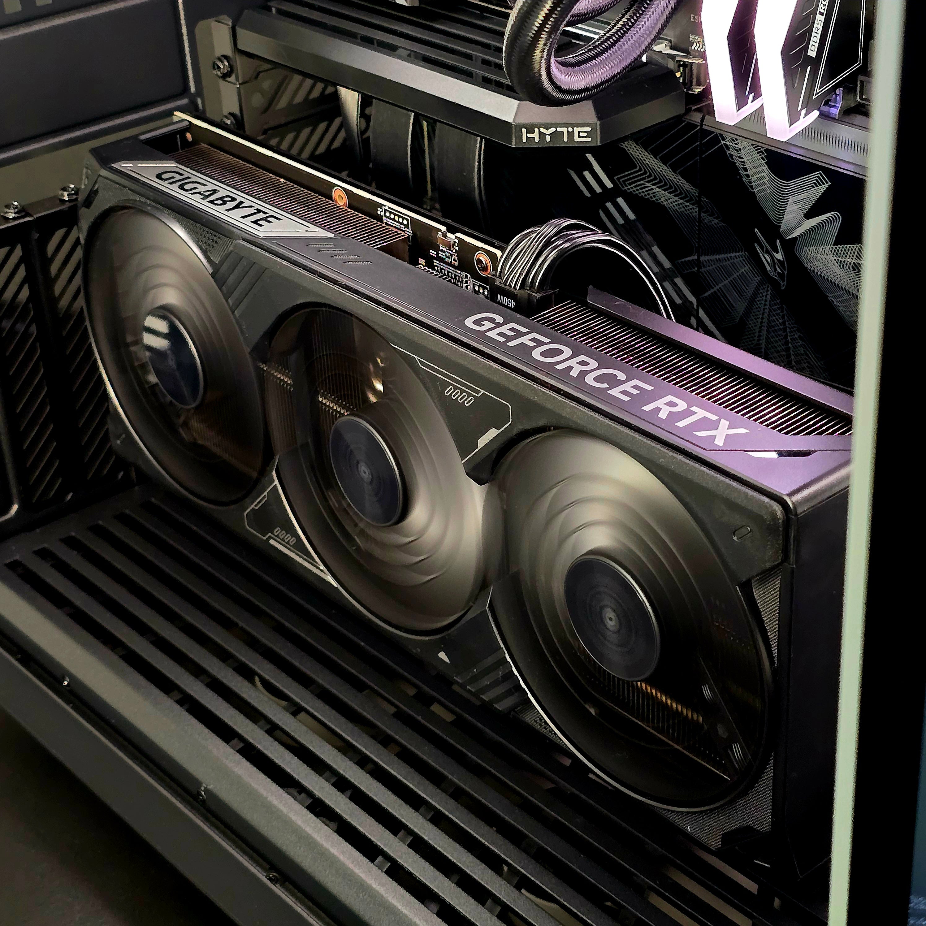 Y70 Black – Ryzen 7 9800x3D | RTX 5080