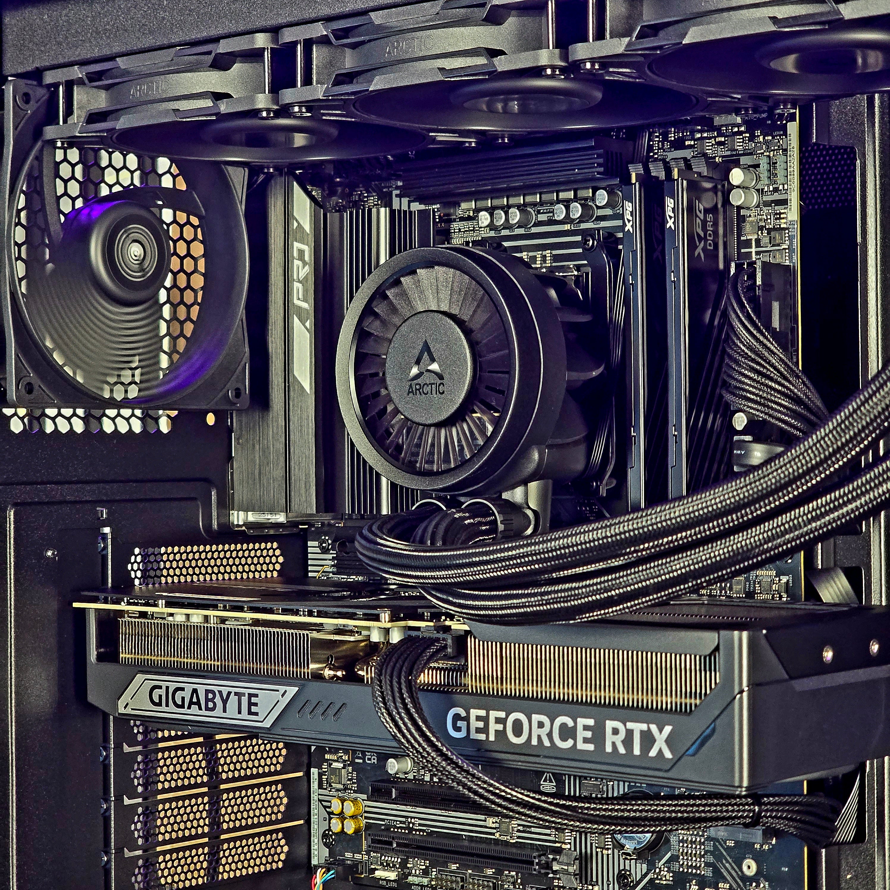 Pure – Ryzen 7 9800x3D | RTX 5070 Ti