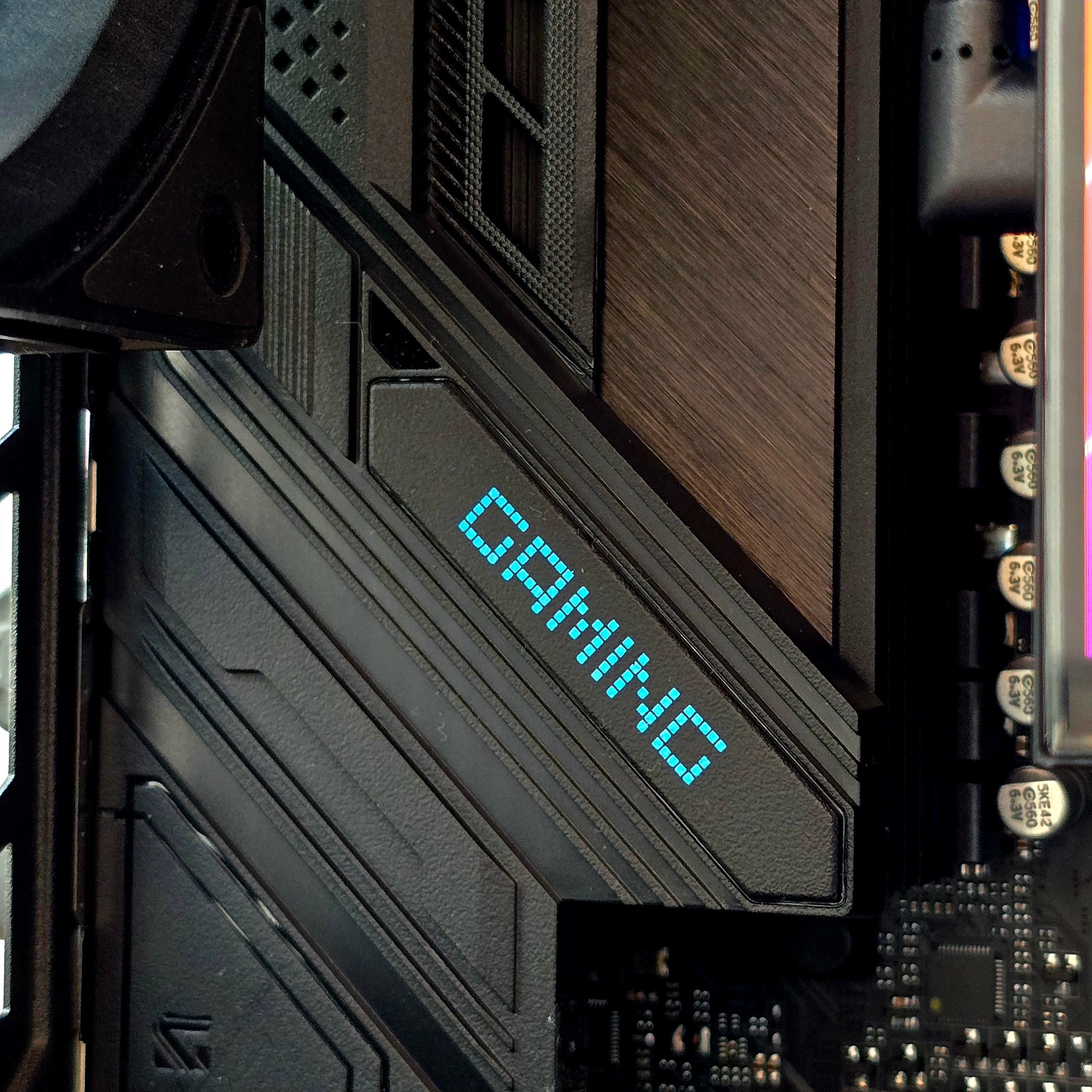 Y70 Black – Ryzen 7 9800x3D | RTX 5090