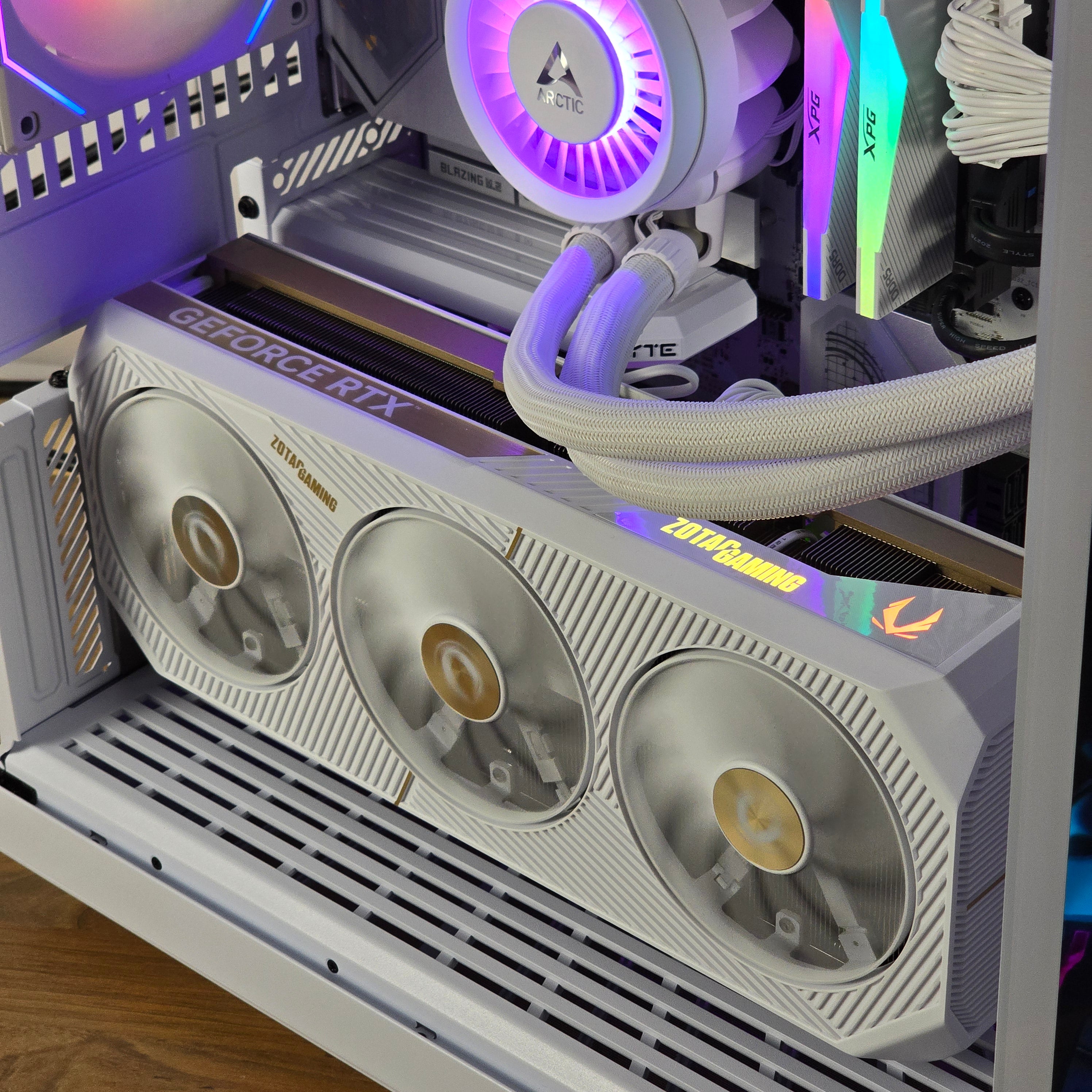 Y70 White – Ryzen 7 9800x3D | RTX 5090