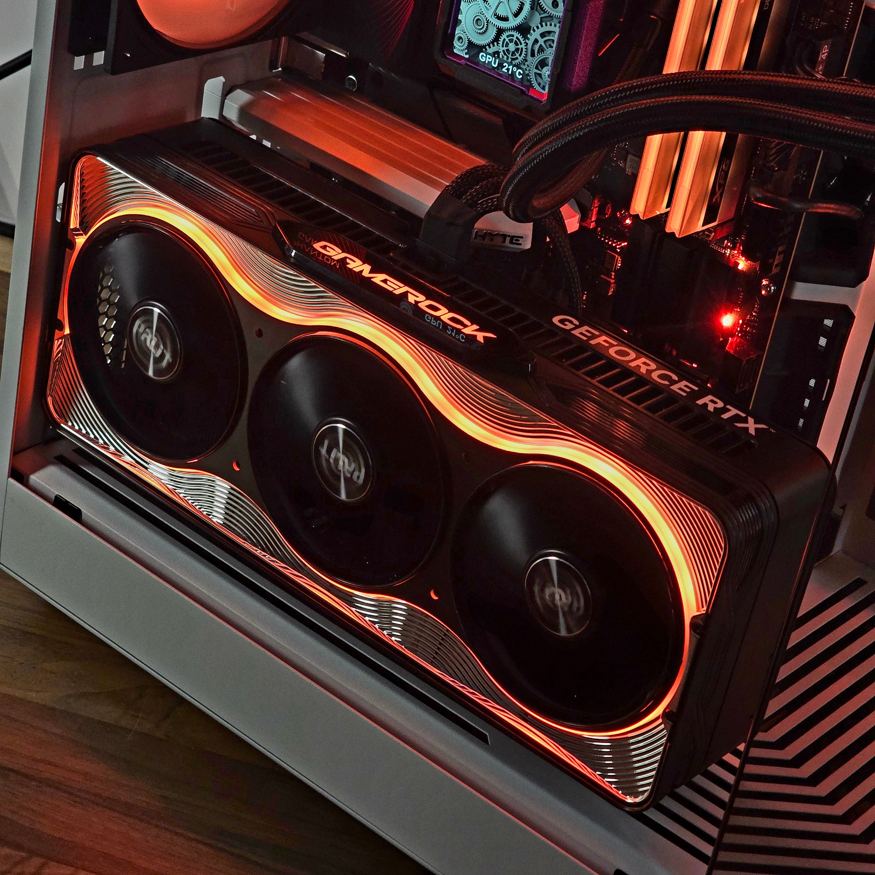 Y60 White – Ryzen 7 9700x | RTX 5080