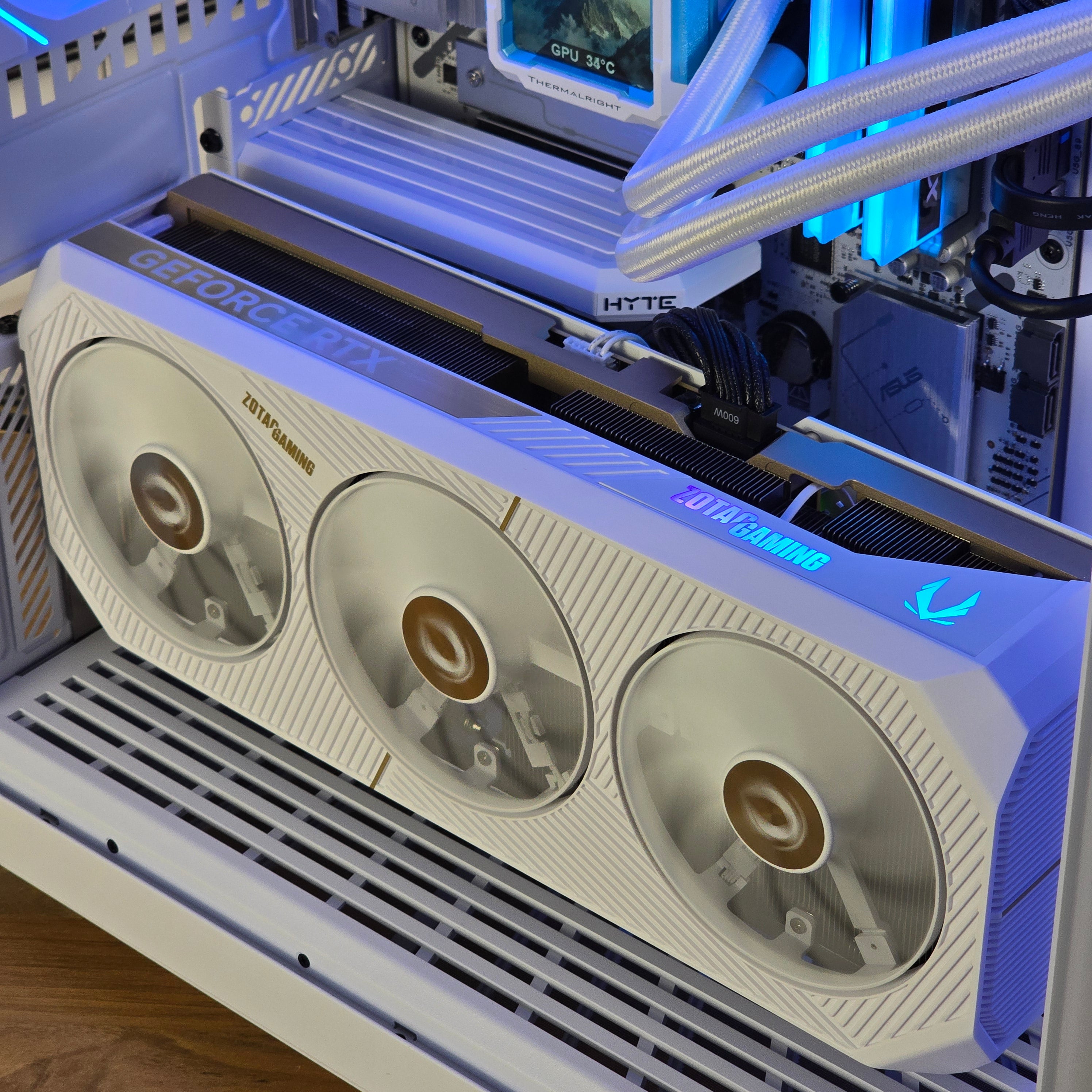 Y70 White – Ryzen 7 9800x3D | RTX 5080