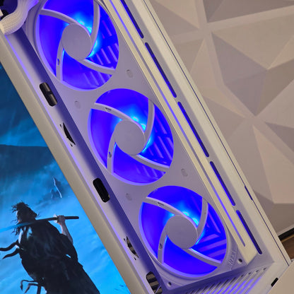 Y70 White – Ryzen 7 9800x3D | RTX 5090